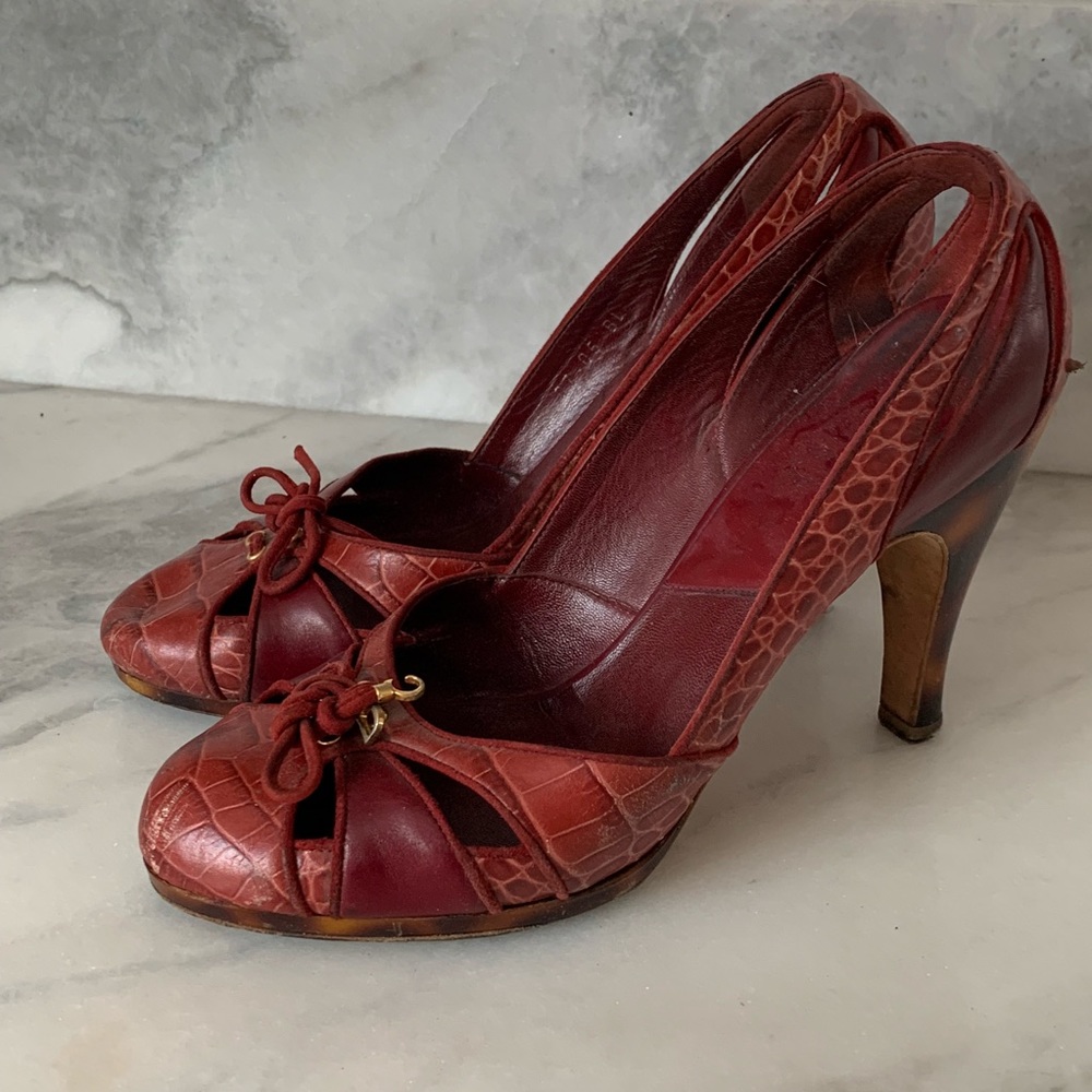 Christian dior red croc embossed and suede pump